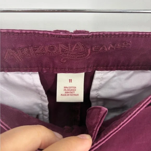 Arizona Jean Co Burgundy Shorts Juniors Size 11 - Picture 3 of 7